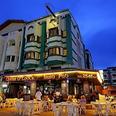 Angus O'Tool's Irish Pub Pensión Karon Exterior foto