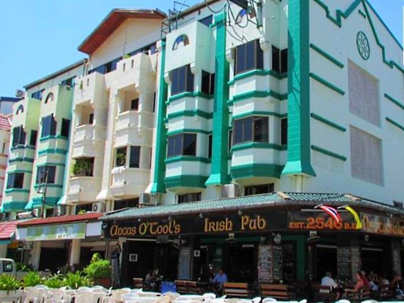 Angus O'Tool's Irish Pub Pensión Karon Exterior foto