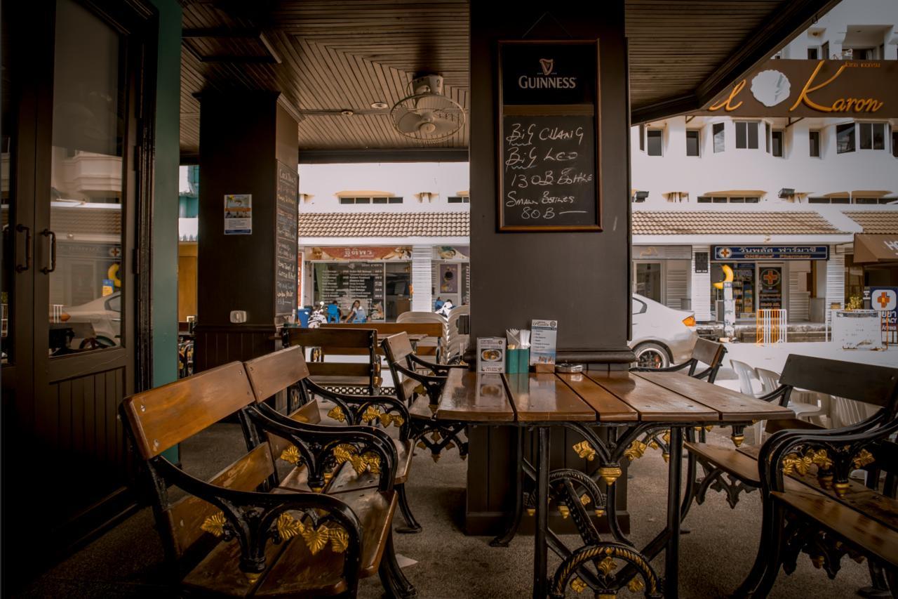 Angus O'Tool's Irish Pub Pensión Karon Exterior foto